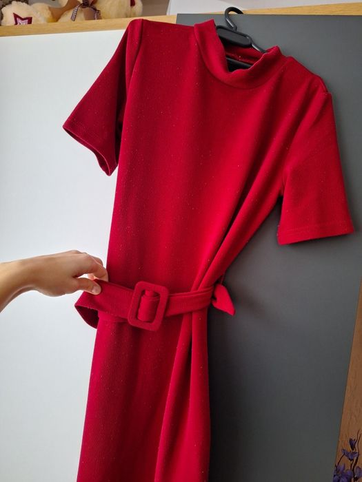 Sukienka sweterkowa midi