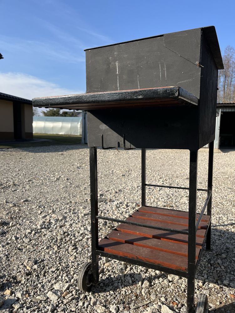 Grill drzewny/węglowy