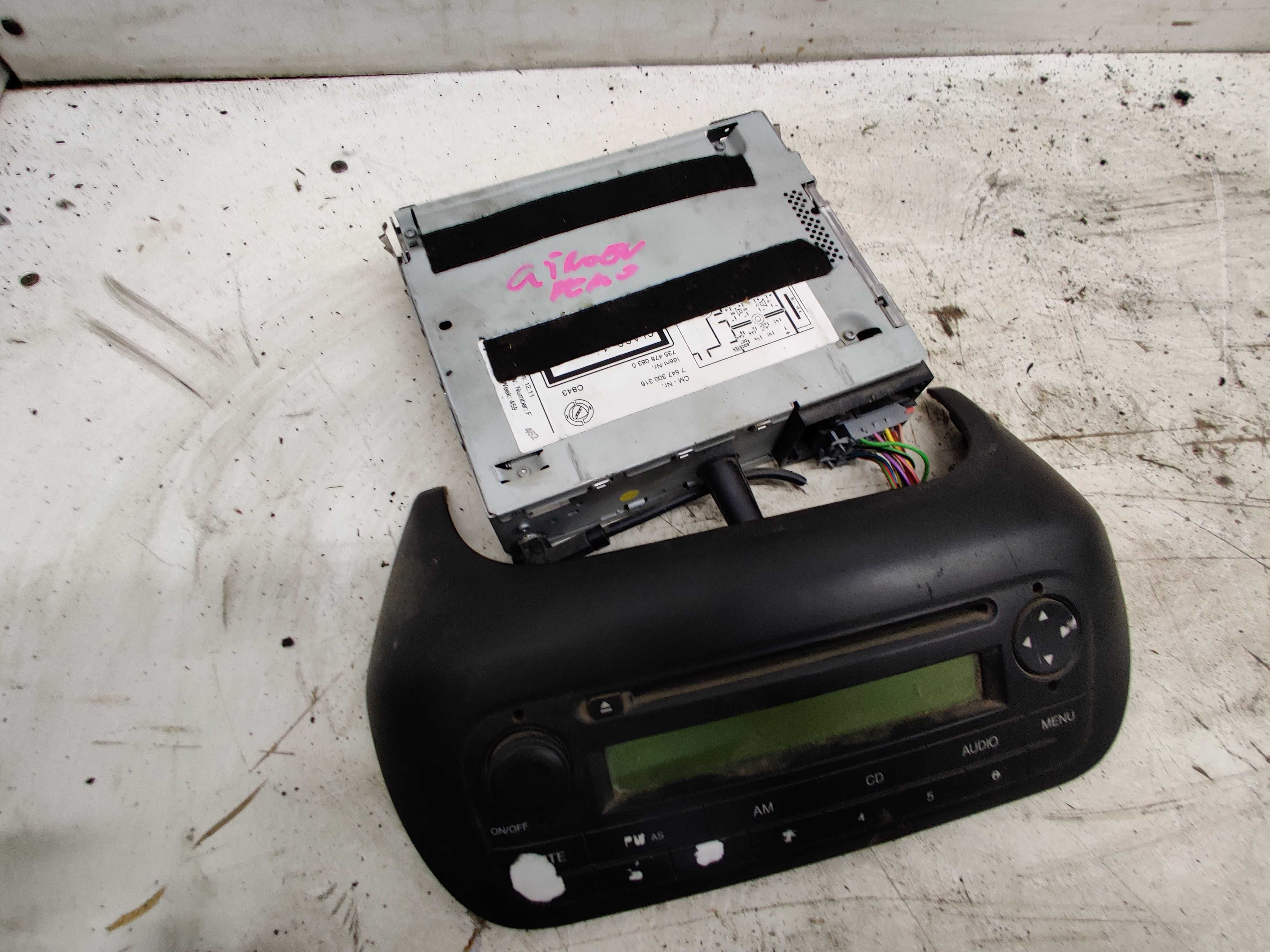 Citroen Nemo Peugeot Bipper Fiat Fiorino Radio Wyświetlacz Radia
