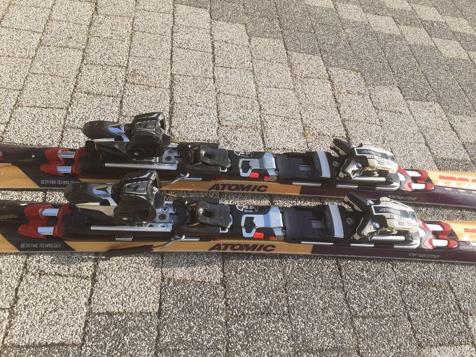 Narty zjazdowe Atomic metron B5i