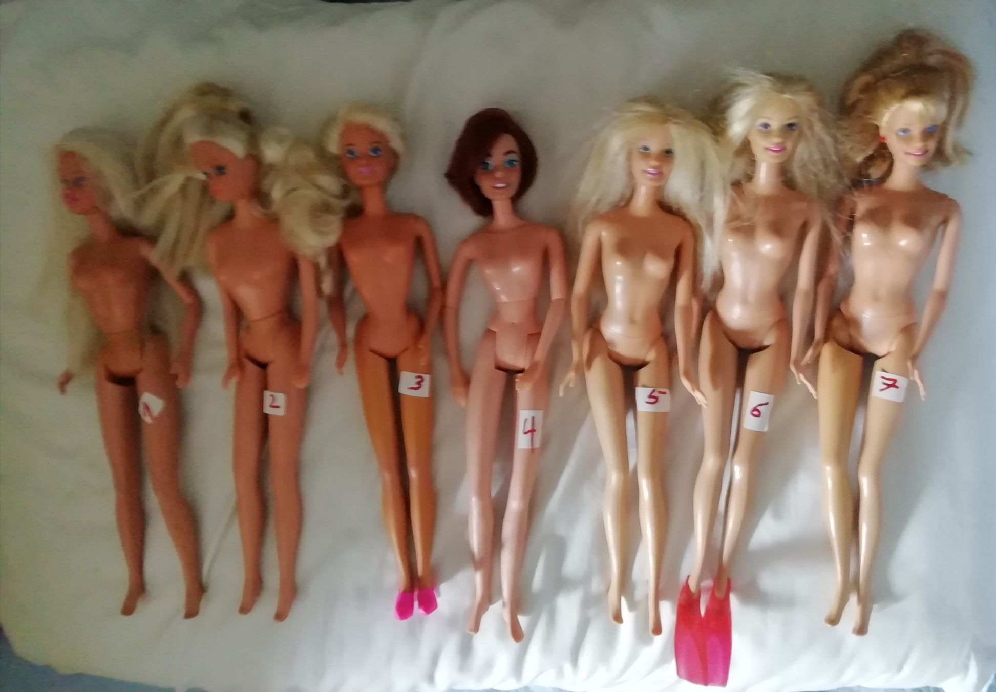 Bonecas tipo barbies elegantes