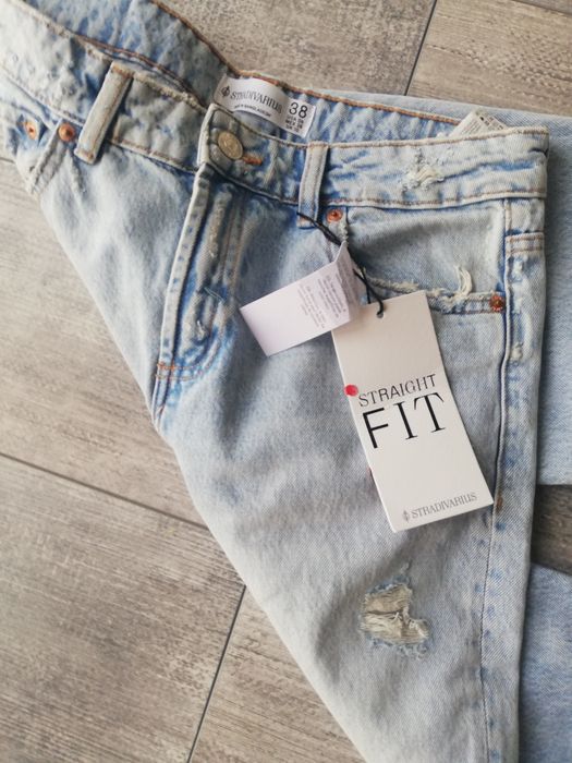 Jeansy Straight Fit stradivarius M
