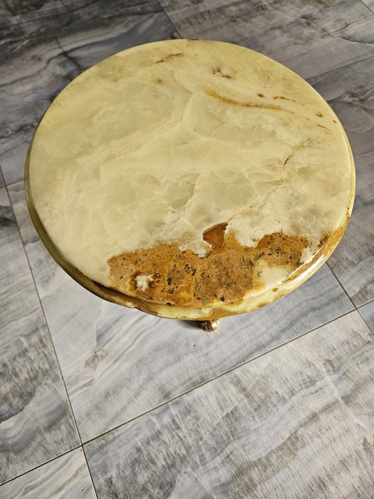 Antyczny stolik kawowy z onyksu  onyksumaly