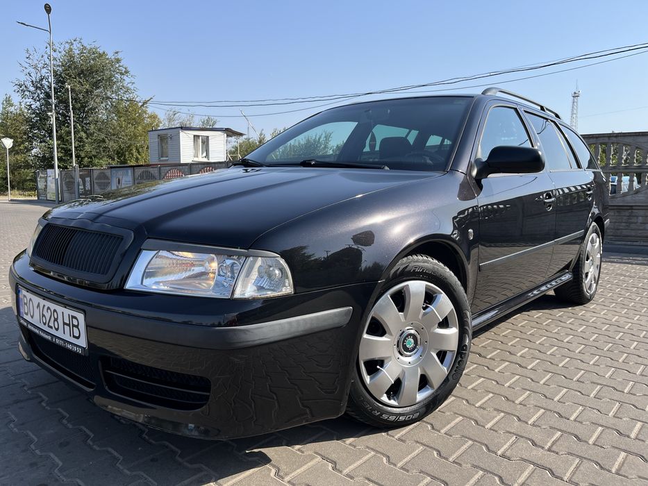 Нефарбована Skoda Octavia 2008 1.6 Mpi