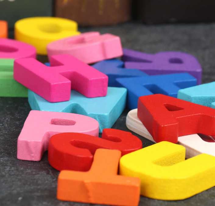 Drewniany alfabet układanka edukacyjna puzzle małe duże literki