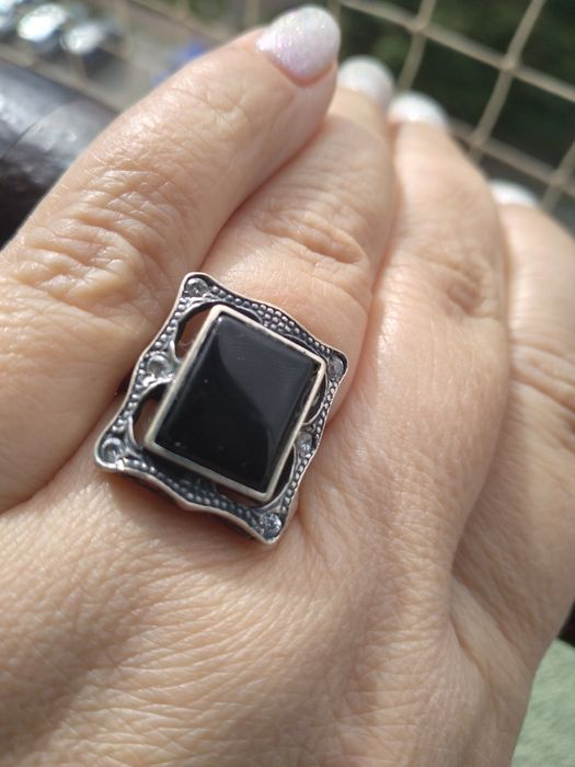 Sprzedam srebrny pierścionek