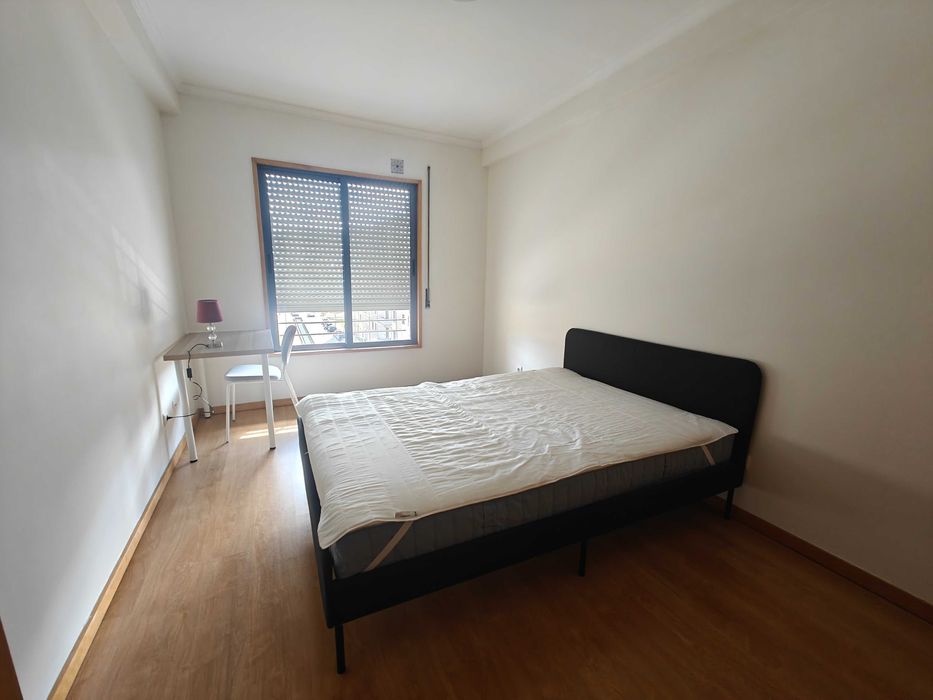 Arrenda-se quarto - livre a partir de 1 Janeiro 2026