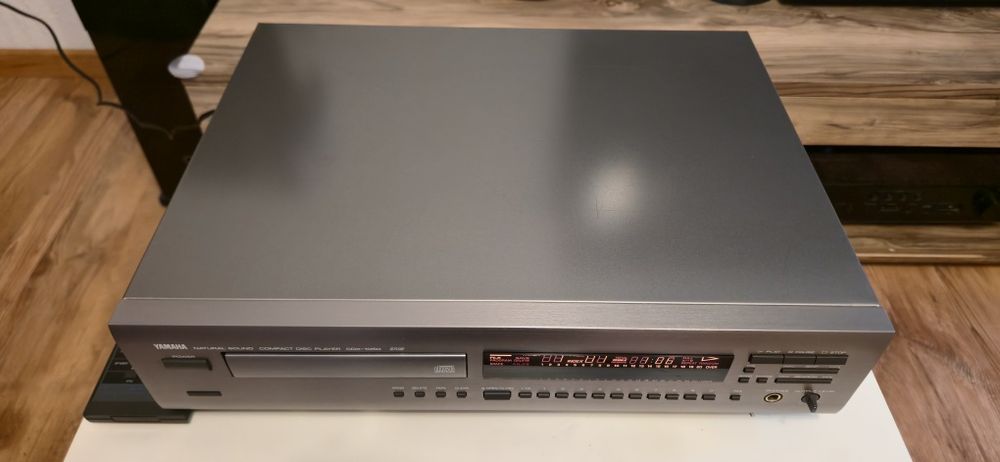 Yamaha CDX 1050 Cd player