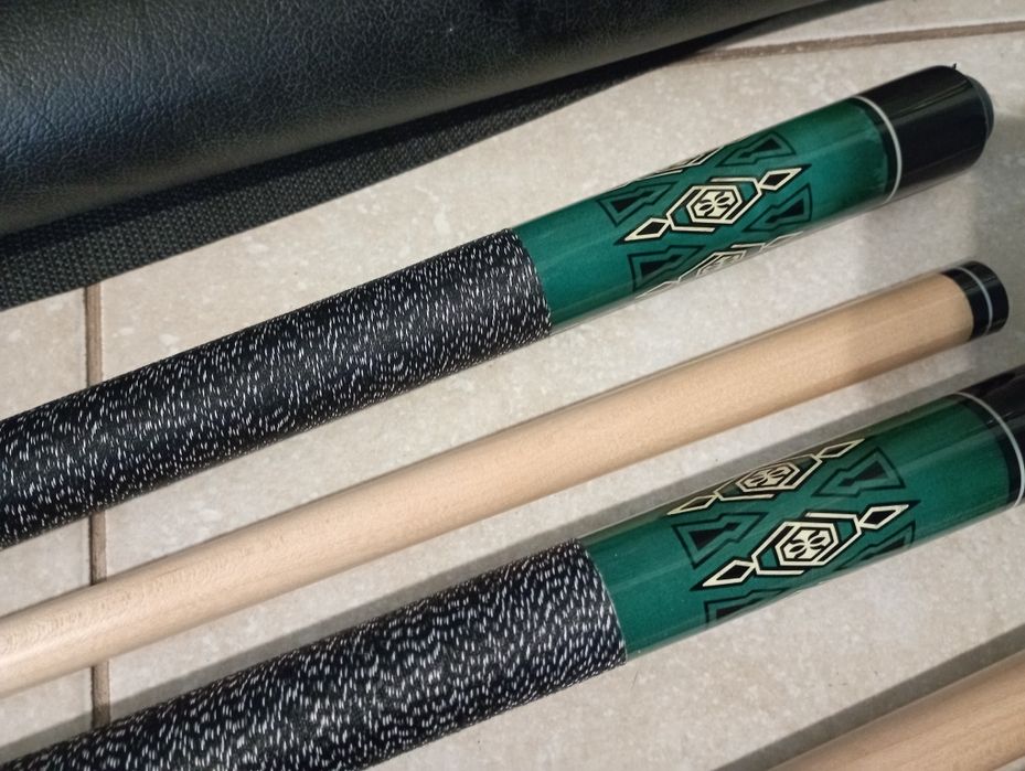 Більярдний кий з чохлом в тубусі