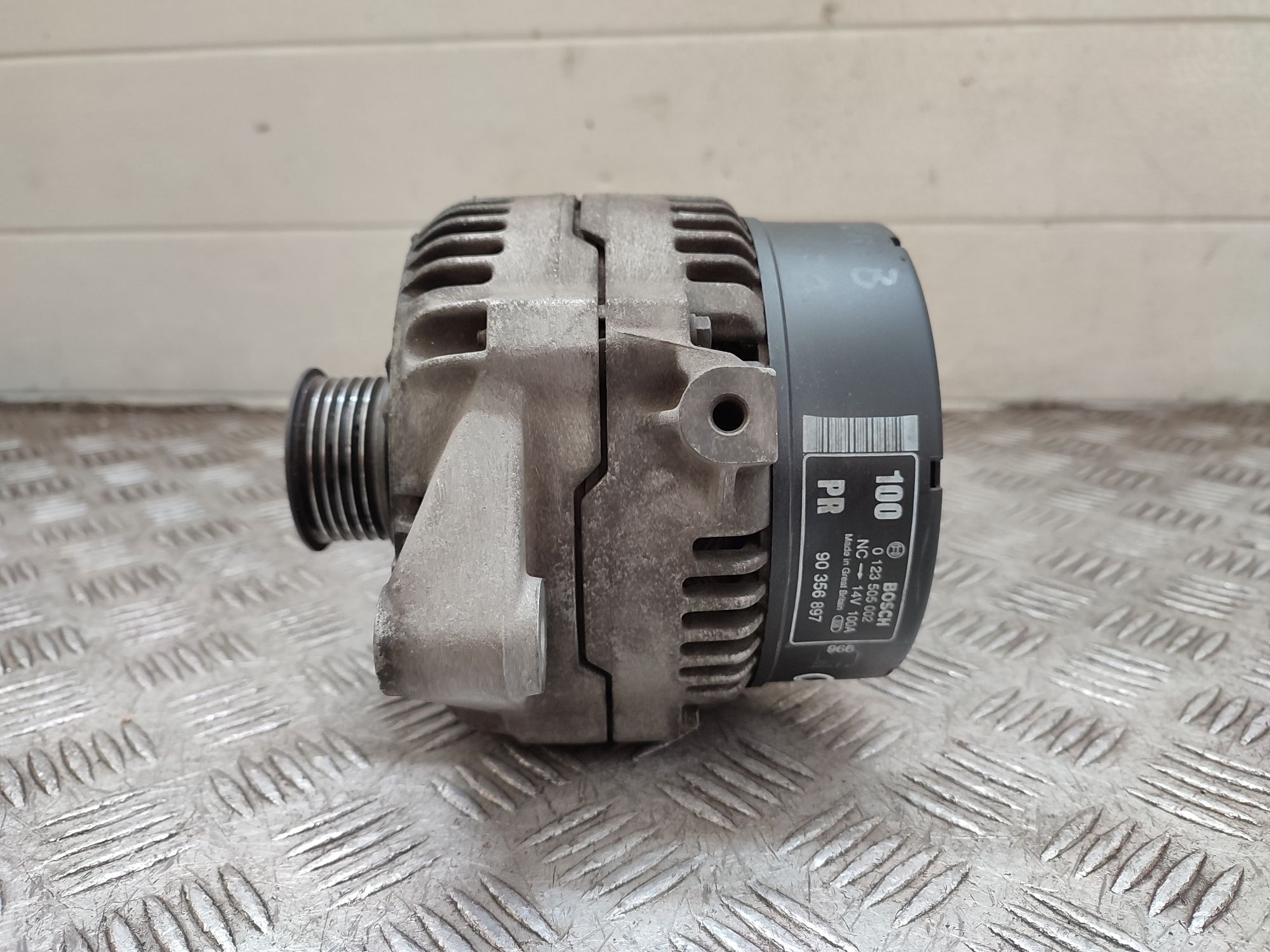 Opel Vectra B 1.6 16V alternator 100A