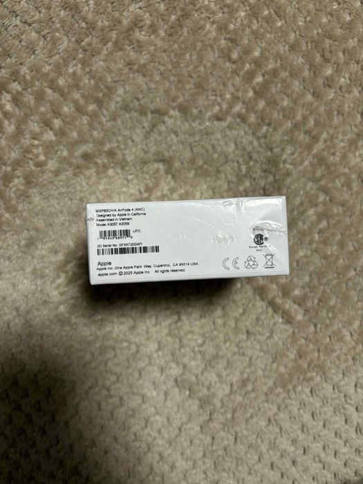 Airpods 4 słuchwki bezprzewodowe.