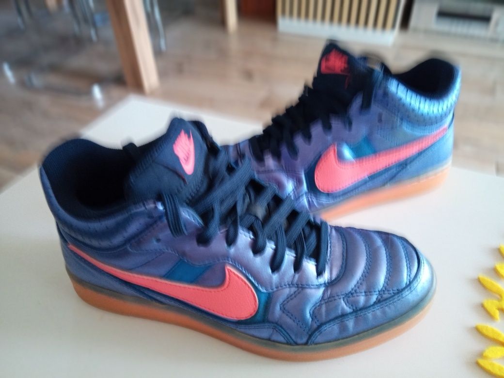 Nike Tiempo 94' klasyk piłkarski