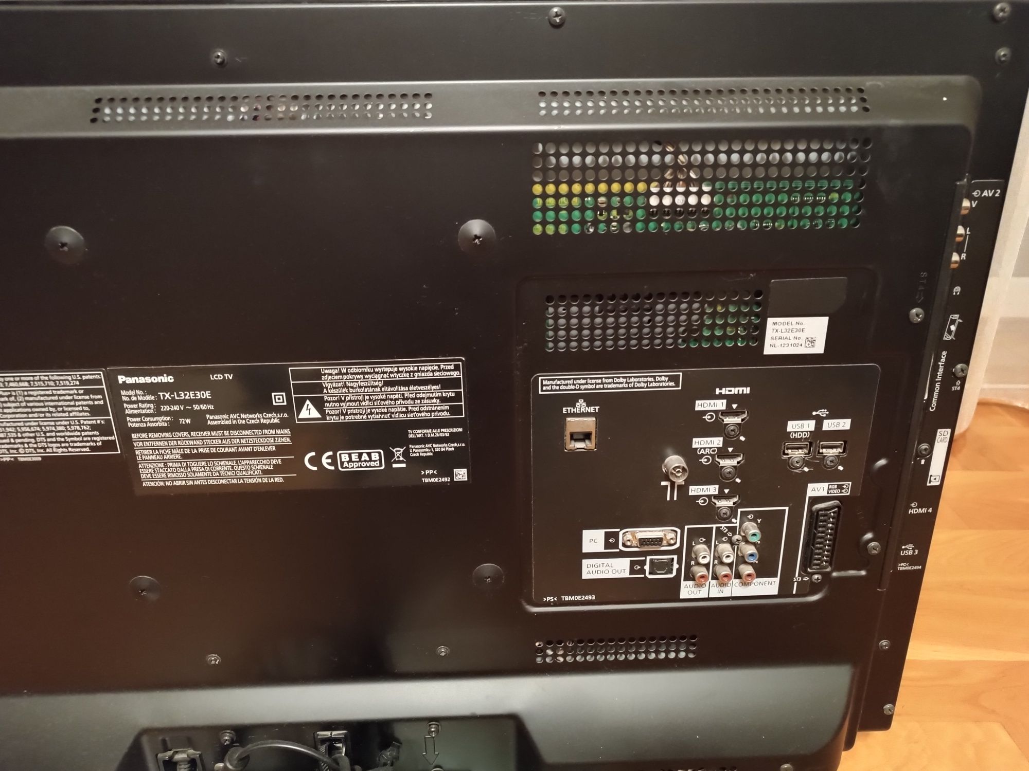 Telewizor Panasonic TX-L32E30E 32 cale uszkodzony