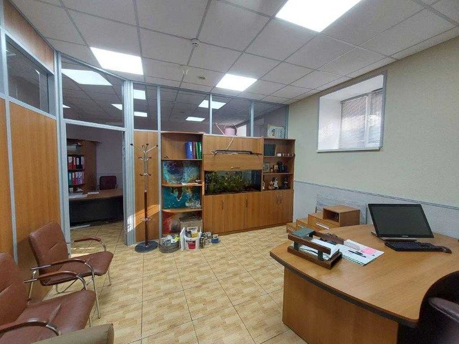 Оренда офісного приміщення з меблями на Подолі поруч з метро (85 м2)