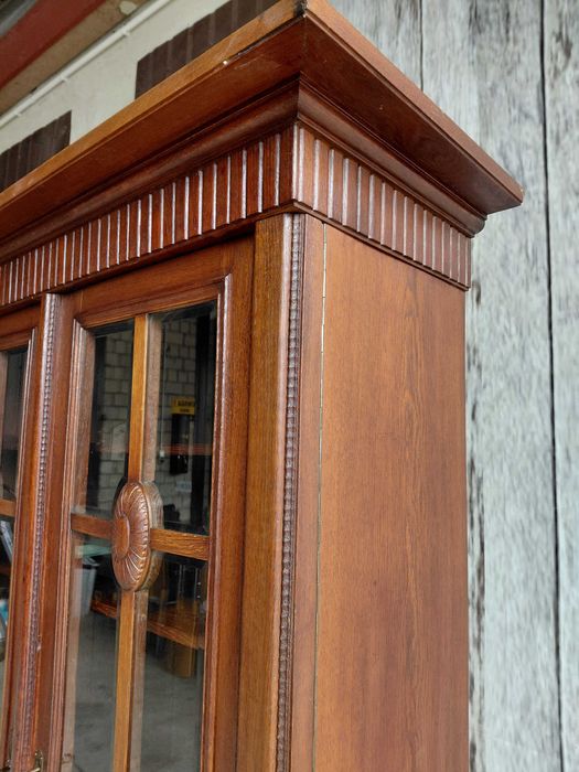 drewniana  szafa dwudrzwiowa  / 260