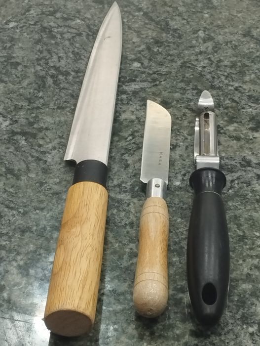 Conjunto de 2 facas e 1 descascador