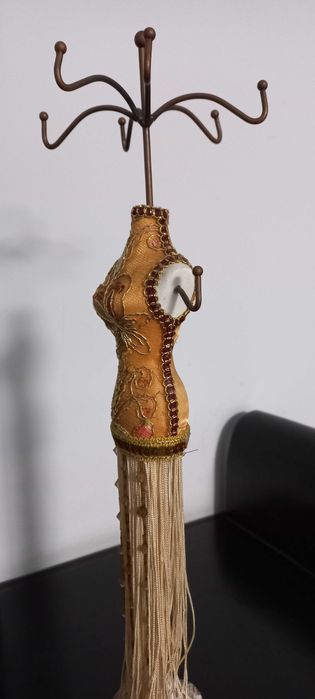 Stojak na biżuterię