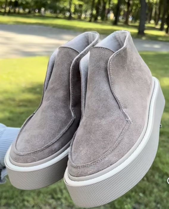 Високі замшеві лофери