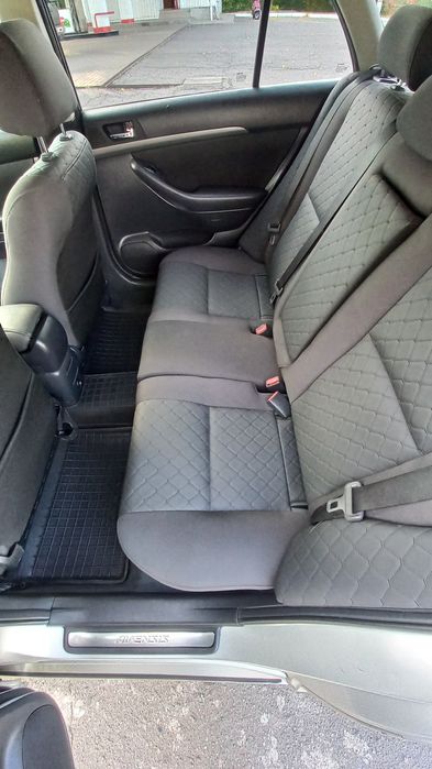 Продам тойоту авенсис