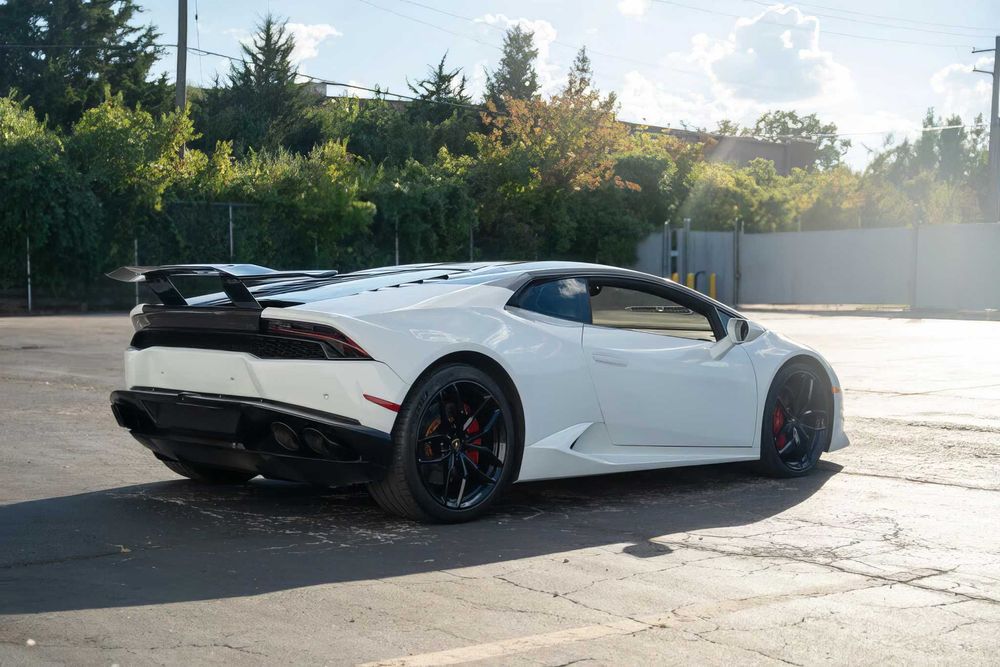 Lamborghini Huracan      2015
