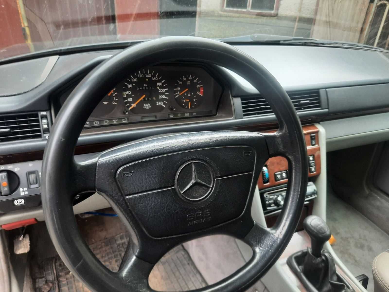 Mercedes--Benz 124