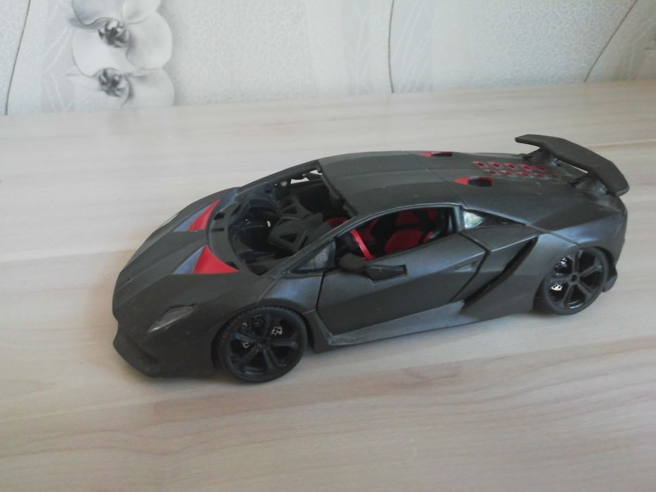 Колекційна машинка Lamborghini /ламборджини