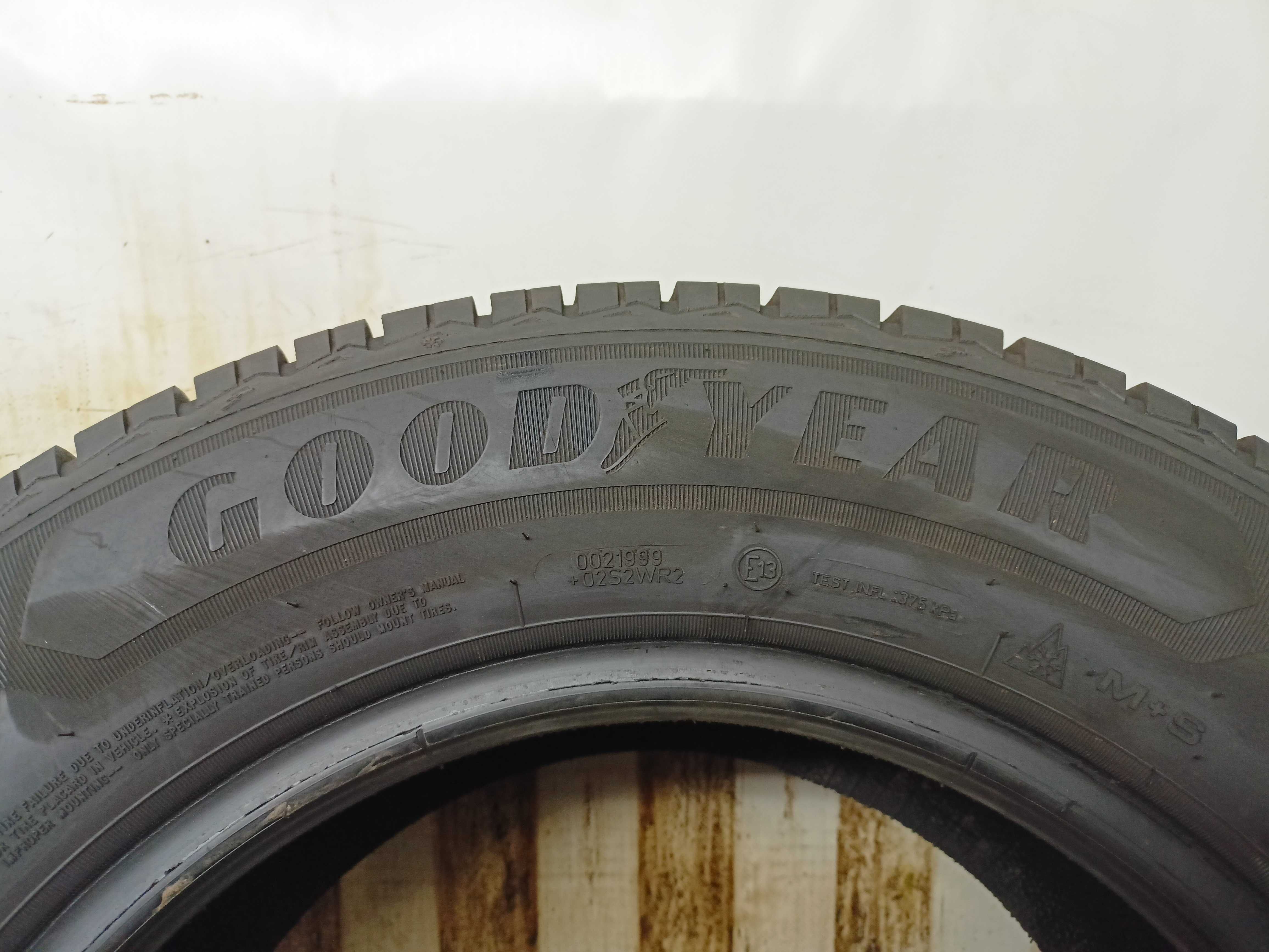 Goodyear Vector4Season 215/65/15C 2020r. 104/102T 8,2mm (1880)