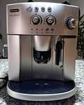 Maquina café automática - Delonghi Magnifica