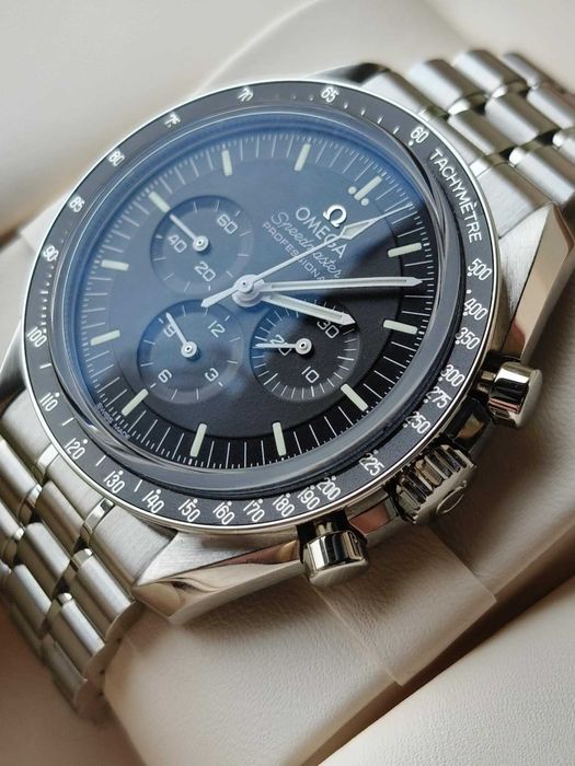 Omega Speedmaster Moonwatch 42mm Szafir 2023r.