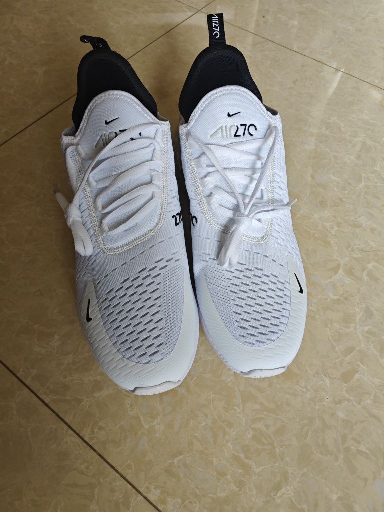 Кросовки 46 р Nike air 270