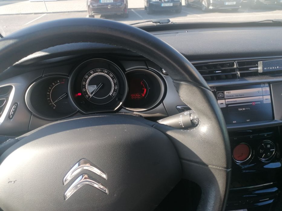 Citroen c3 1.2 collection com 100km