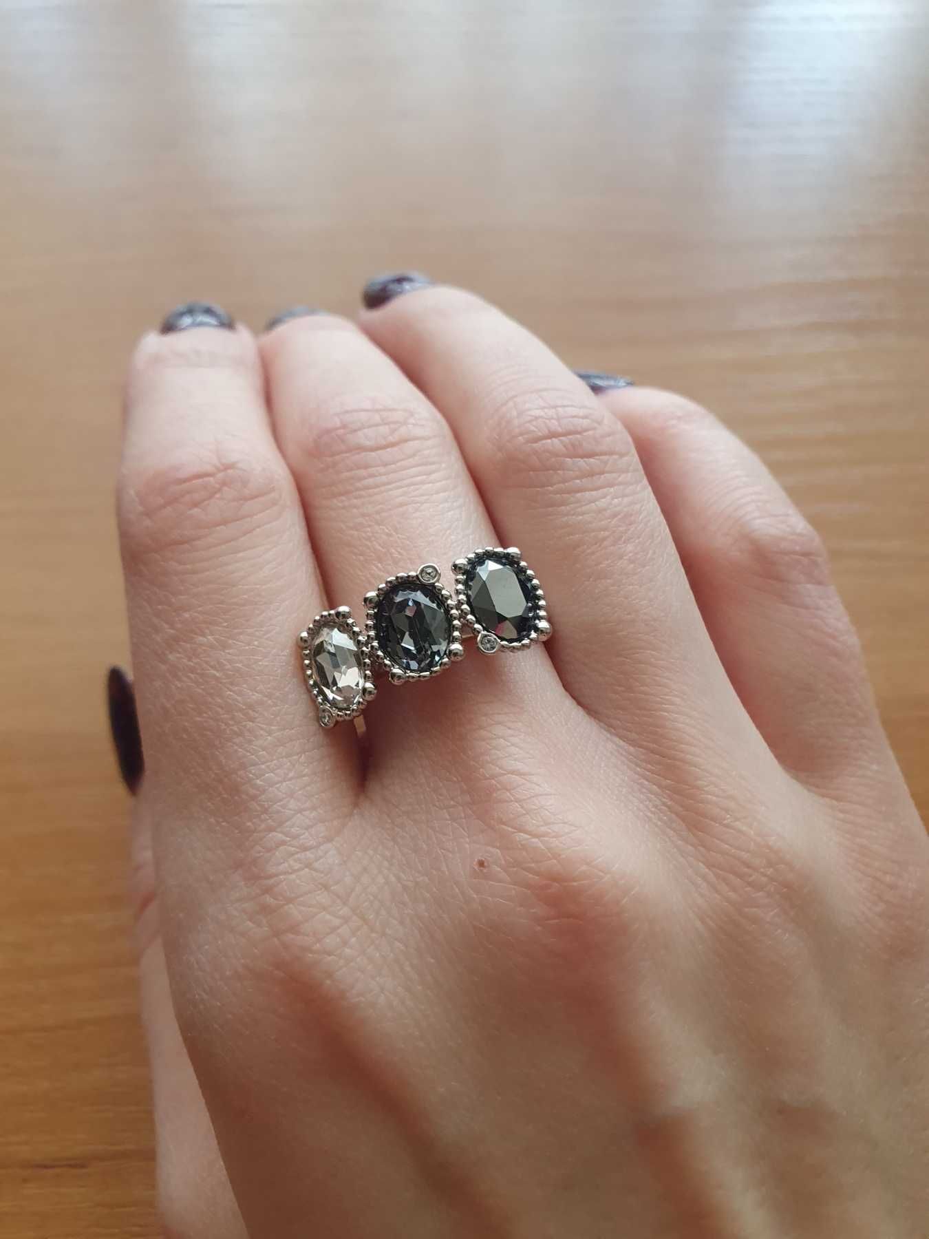 Кольцо Swarovski Jewellery rosette dark ring 60 - 5007816