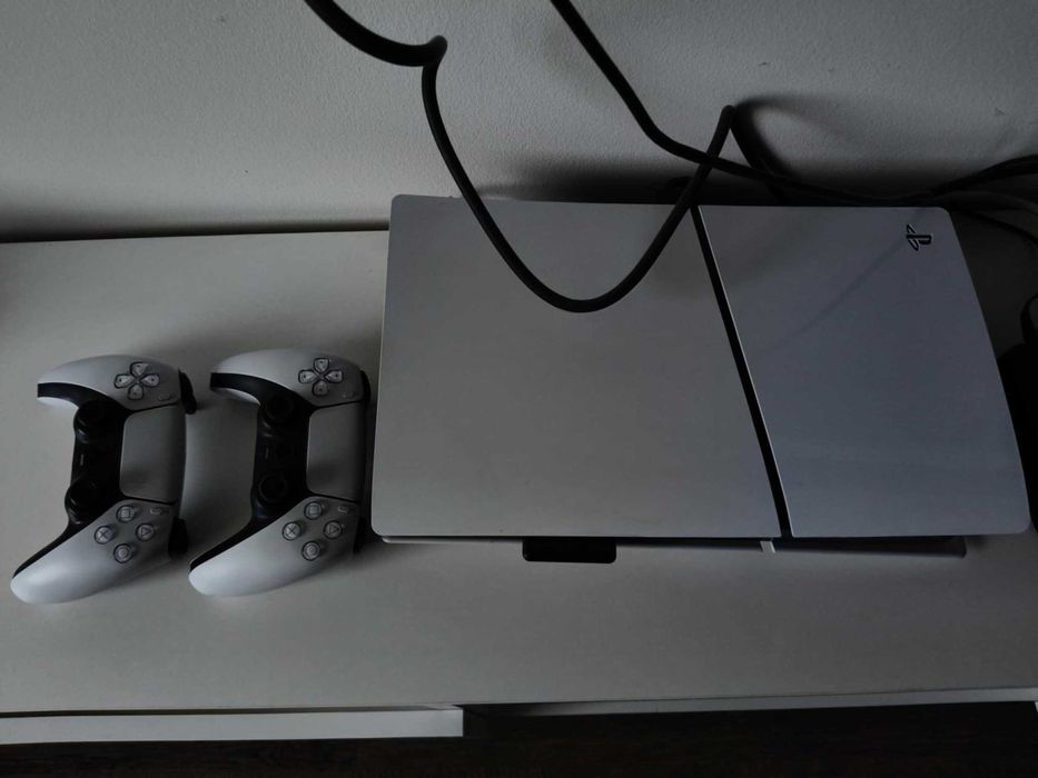 Playstation 5, 1tb pamięci z dwoma padami
