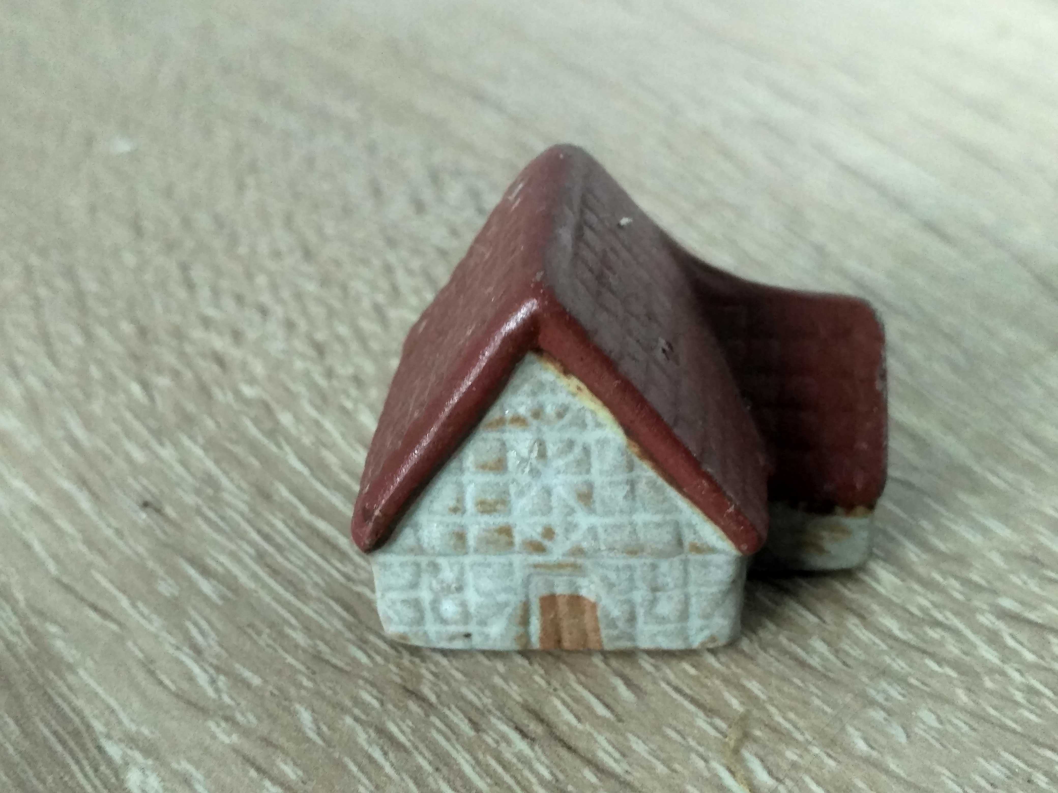 Mini domy ceramiczne