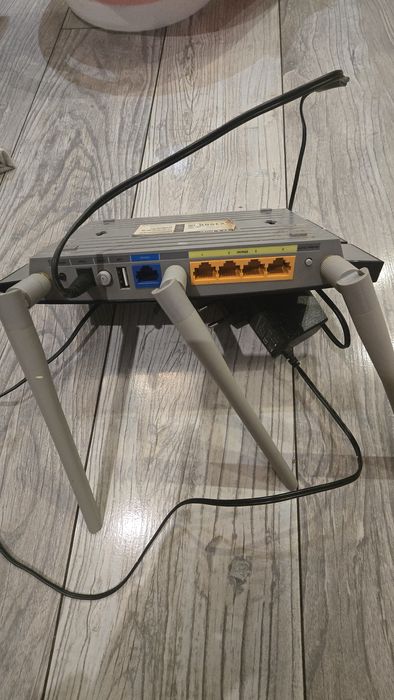 Router TP-Link TL-WR1043ND