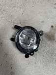 Farol luz Nevoeiro direito 116d f20 original (lente partida)