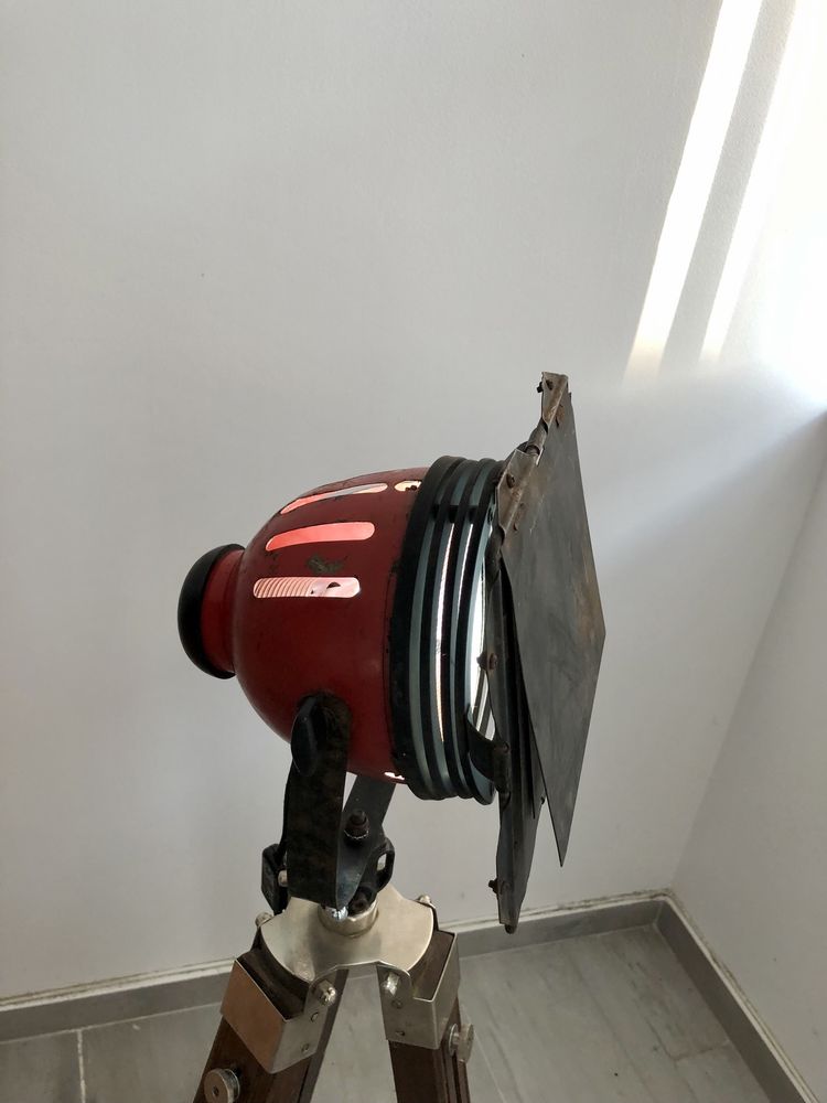 Candeeiro de pé projetor