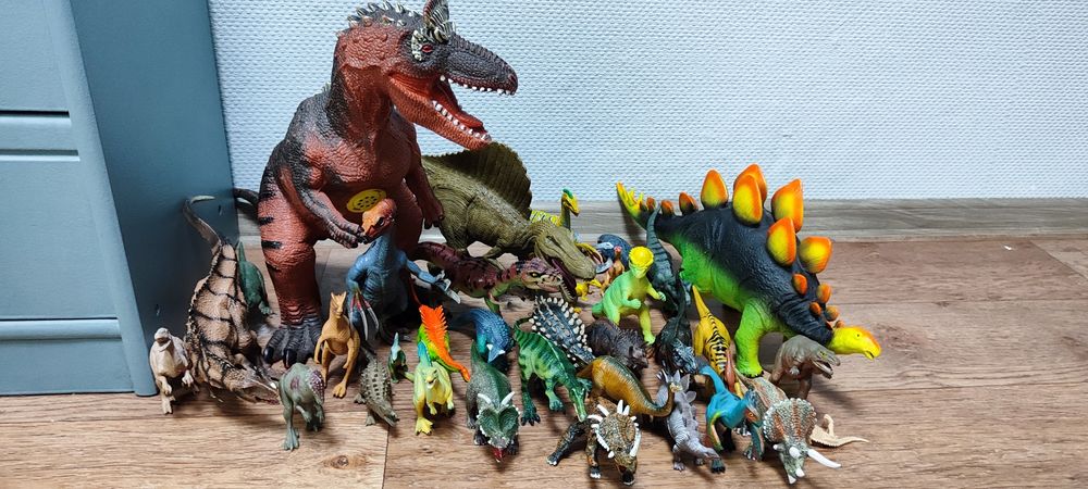 Динозаври, колекція, тірекс,карнотавр, баріонікс