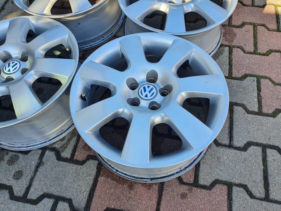 VW Golf 4, Bora 16 cali alufelgi 5x100 stan bardzo dobry