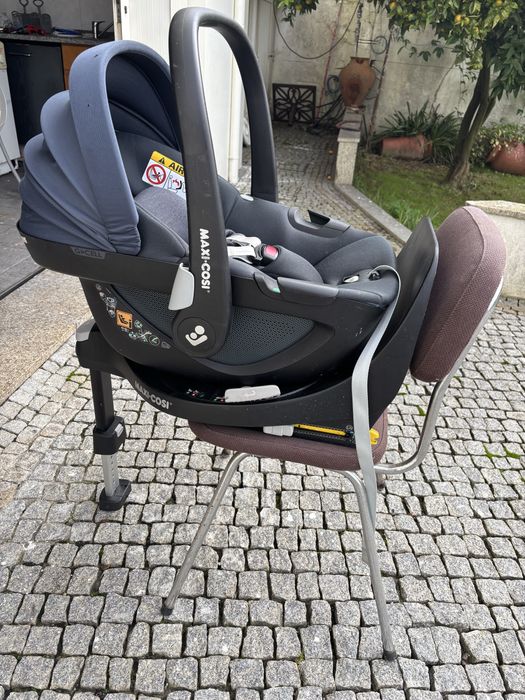 OVOPebble 360 maxi cosy + Base Isofix Family