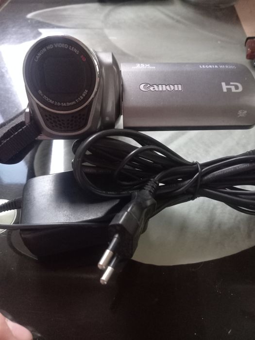 Цифрова видеокамера Canon