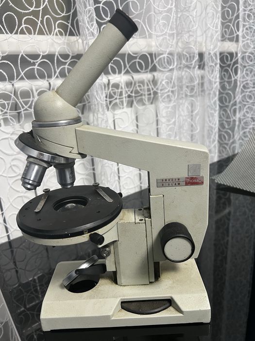 Мікроскоп Біолам