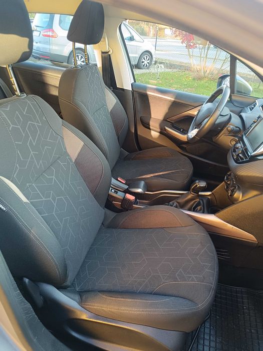 Peugeot 2008 1,2 B 2016 r klima hak Nawigacja Zarejestrowany