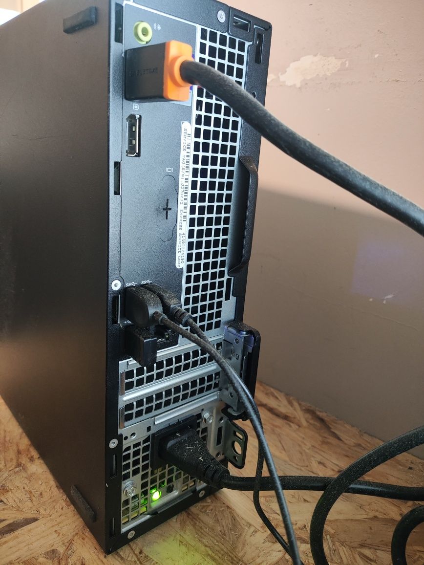Komputer stacjonarny Dell Optiplex i3-6100 3.7GHz 4gb ramu 240gb ssd
