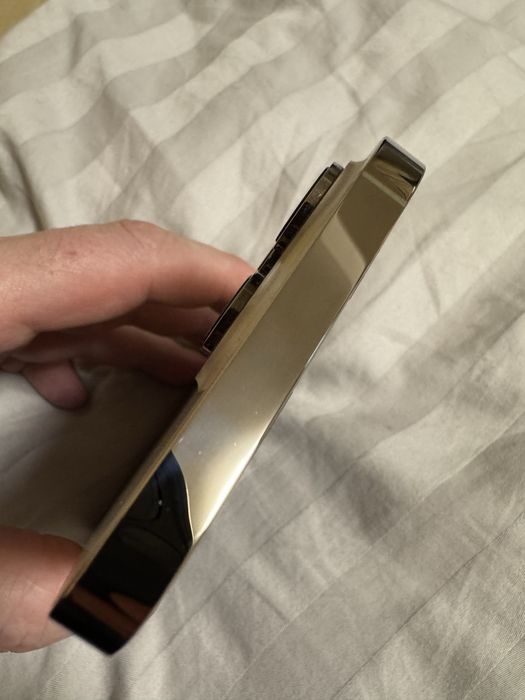 Iphone 14 pro max gold