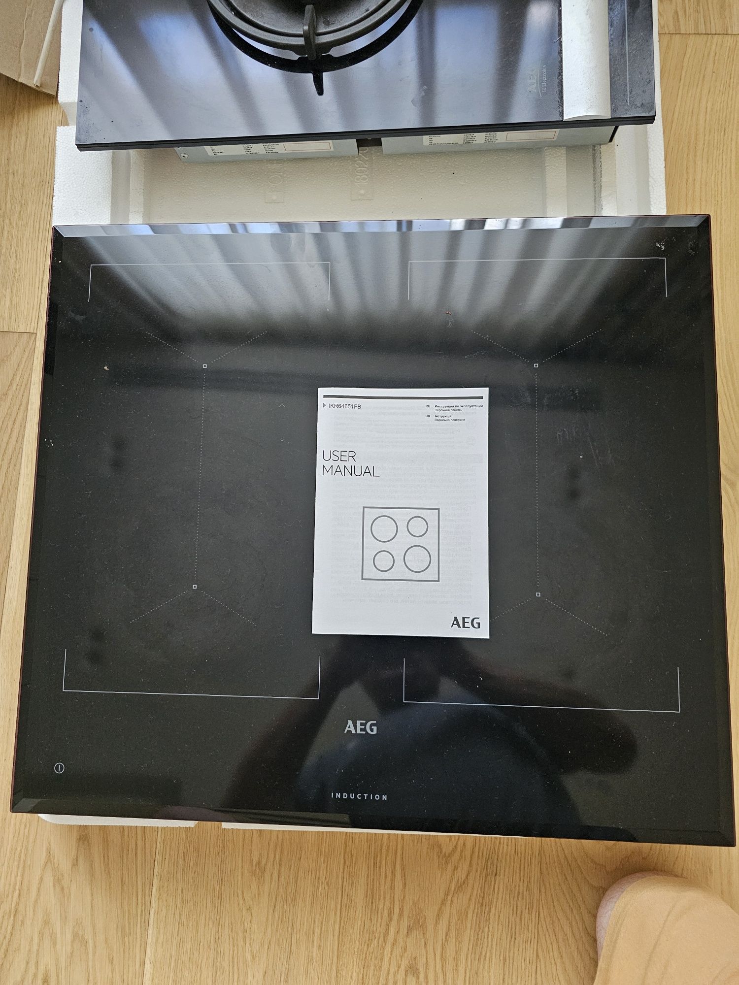 Індукція AEG IKR 64651 FB. Газова поверхня AEG FM 4360 GAN