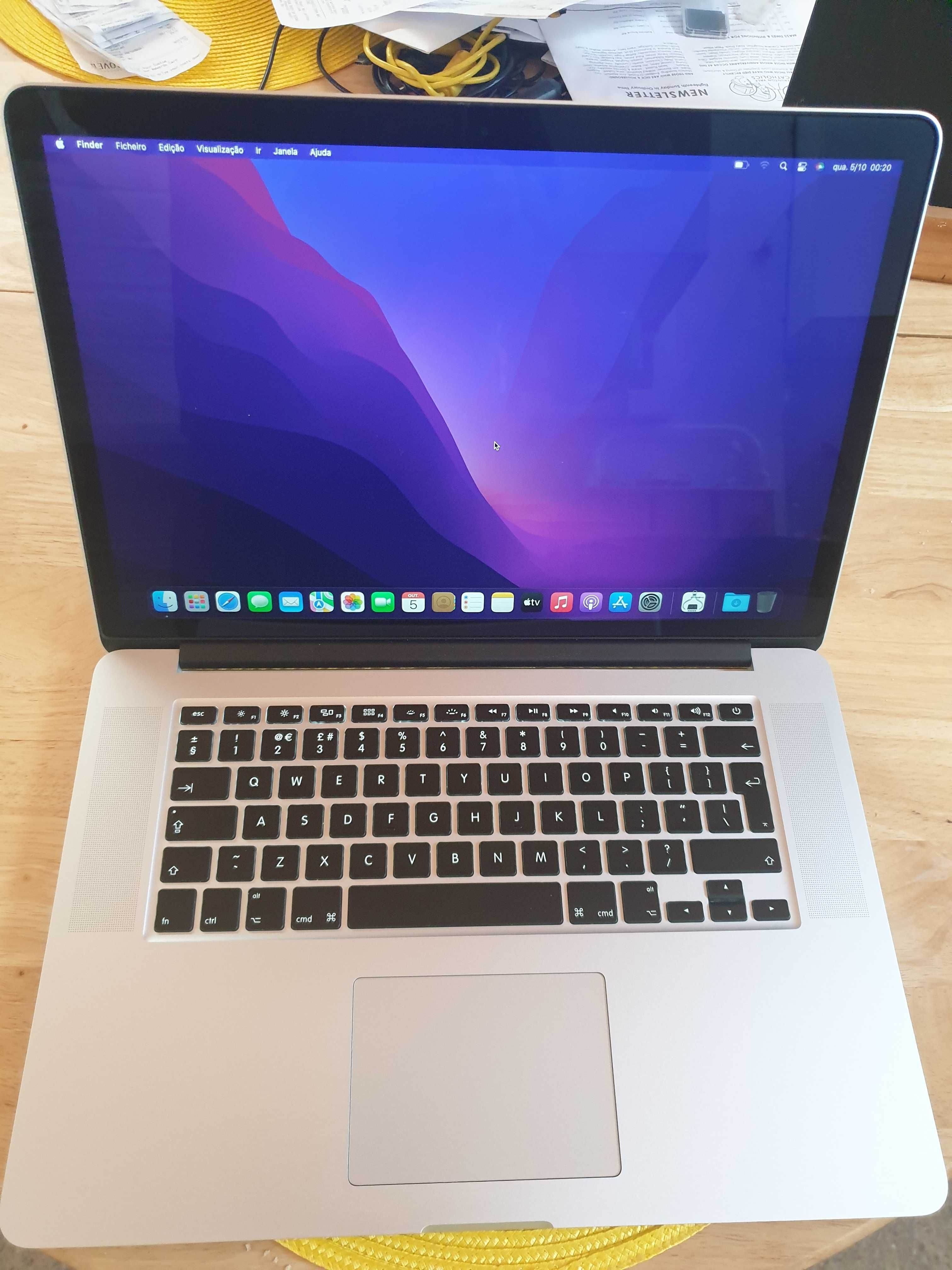 Apple MacBook Pro 15-Inch "Core i7" 2.2 Mid-2015 (IG)