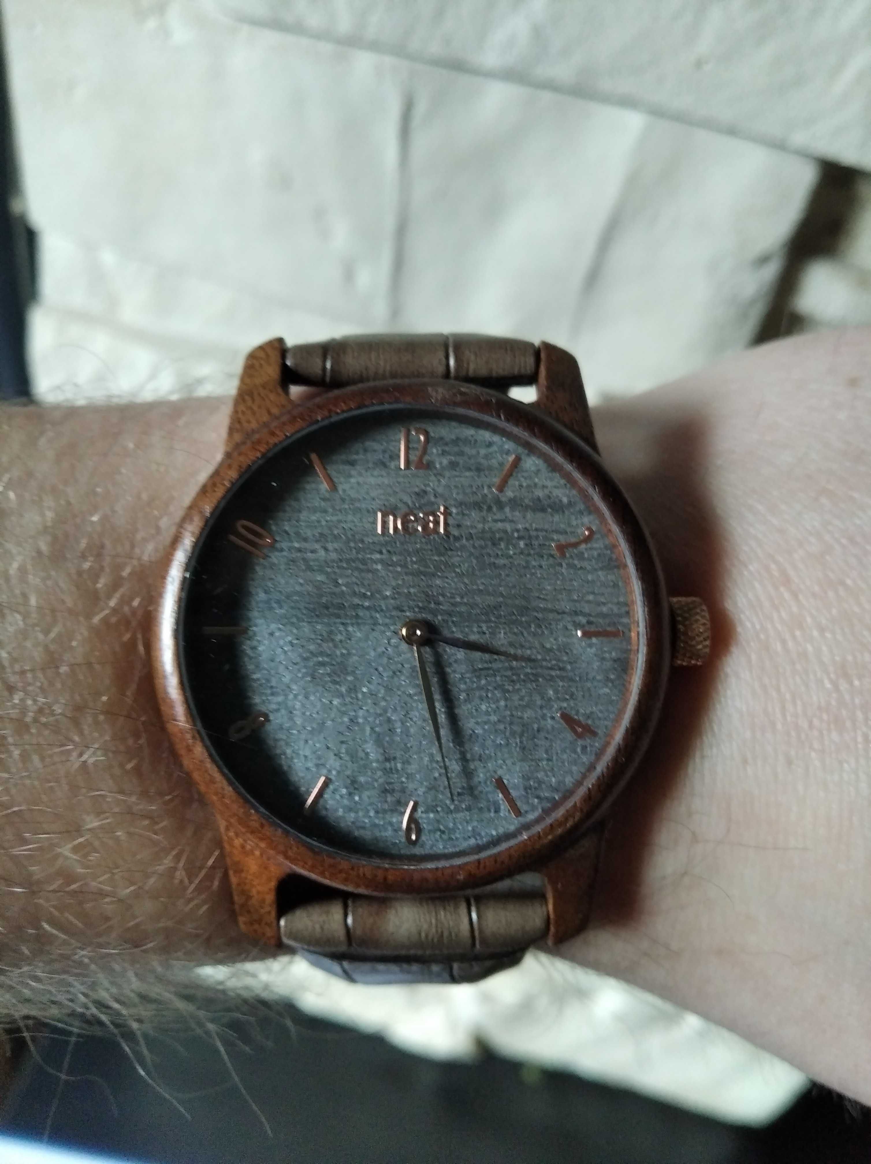 zegarek drewniany neat