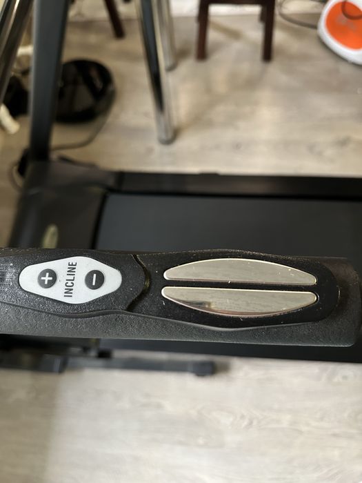 Продам усиленную беговую дорожку Stingray 8980i Audio 3.8