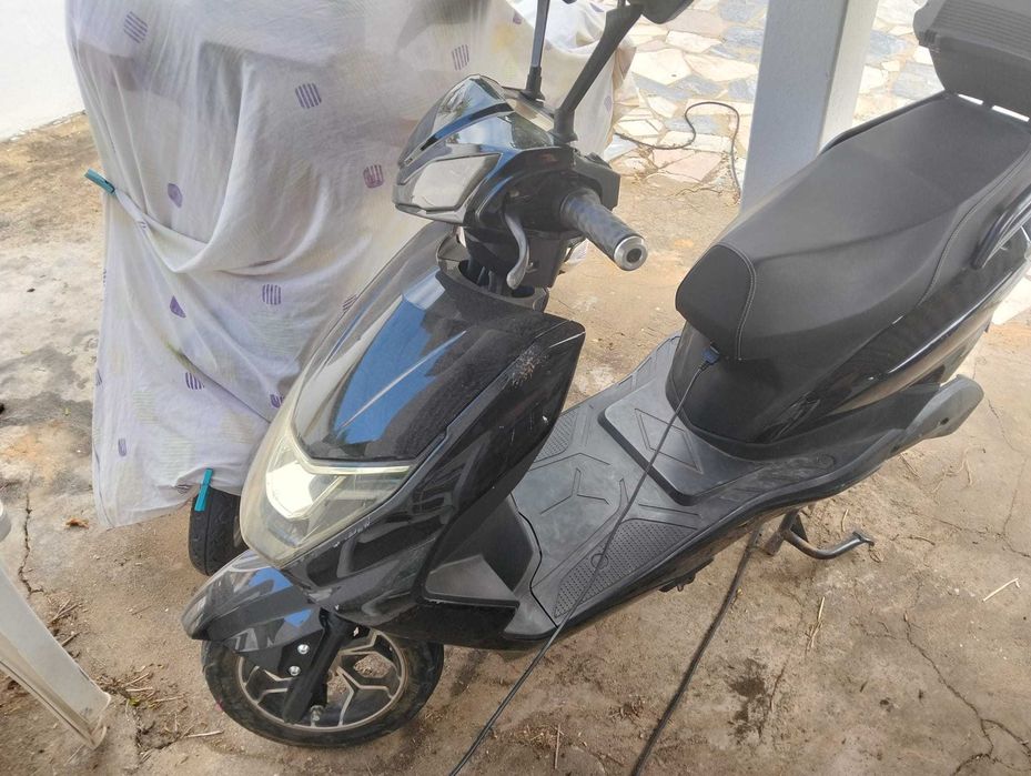 vento moto elétrica como nova anda todos os dias.